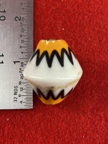 Large Bead     Indian Artifact Arrowhead (1 of 3)