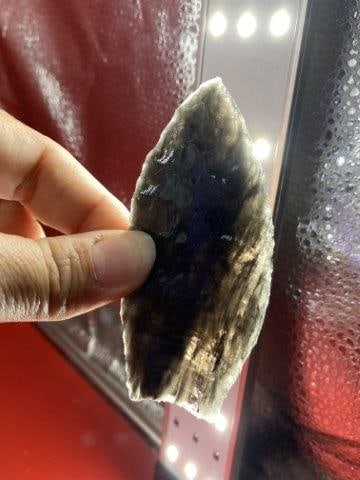 Obsidian Point Indian Artifact Arrowhead: Please see picture for measurement. These artifacts are from multiple collections from around the United States. KEY WORDS: NATIVE AMERICAN INDIAN ARTIFACT ARTIFACTS ARROWHEAD ARROWHEADS MISSISSIPPIAN