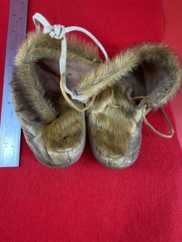 Fur Moccasins     Indian Artifact Arrowhead (1 of 1)