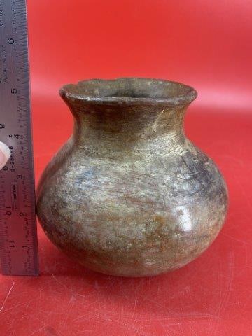 Pre Columbian  Jar    Indian Pottery (1 of 3)