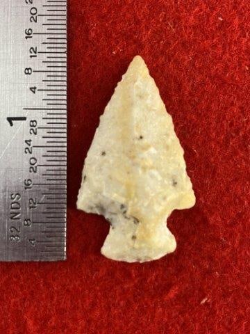 Arrow Point Indian Artifact Arrowhead: Please see picture for measurement. These artifacts are from multiple collections from around the United States. KEY WORDS: NATIVE AMERICAN INDIAN ARTIFACT ARTIFACTS ARROWHEAD ARROWHEADS MISSISSIPPIAN