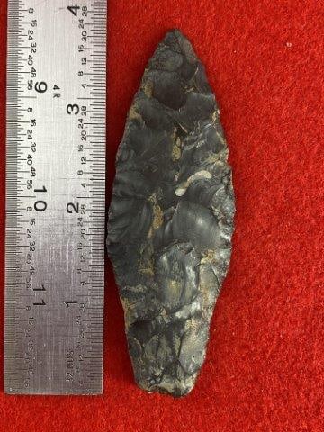 Hell Gap     Indian Artifact Arrowhead (1 of 3)
