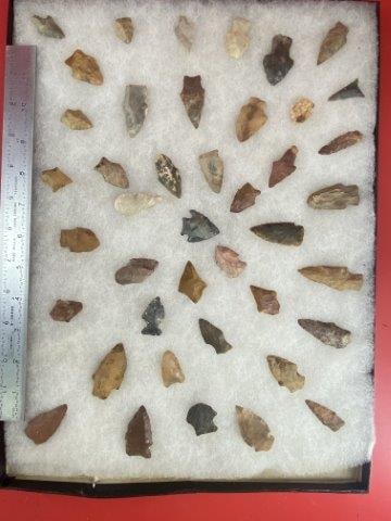 Frame of Arrowpoints            Indian Artifact Arrowhead (1 of 1)
