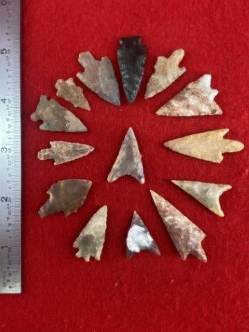 Group of Very Nice Arrowpoints            Indian Artifact Arrowhead (1 of 1)