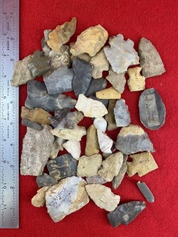 Large Group of Arrow Points            Indian Artifact Arrowhead (1 of 1)