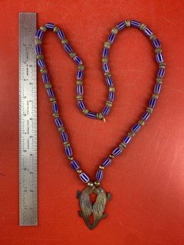 Kissing Otter Trade Bead Necklace            Indian Artifact Arrowhead (1 of 5)