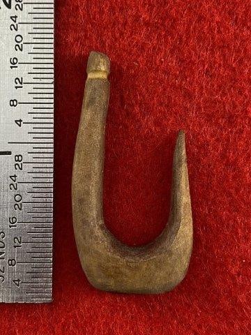 Bone Hook Indian Artifact Arrowhead: Please see picture for measurement. These artifacts are from multiple collections from around the United States. KEY WORDS: NATIVE AMERICAN INDIAN ARTIFACT ARTIFACTS ARROWHEAD ARROWHEADS MISSISSIPPIAN