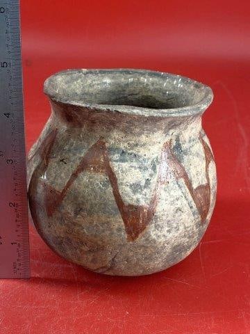 Pre-Columbian Pottery           Indian Artifact Arrowhead (1 of 5)