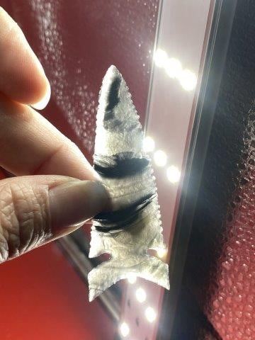 Obsidian Point Indian Artifact Arrowhead: Please see picture for measurement. These artifacts are from multiple collections from around the United States. KEY WORDS: NATIVE AMERICAN INDIAN ARTIFACT ARTIFACTS ARROWHEAD ARROWHEADS MISSISSIPPIAN