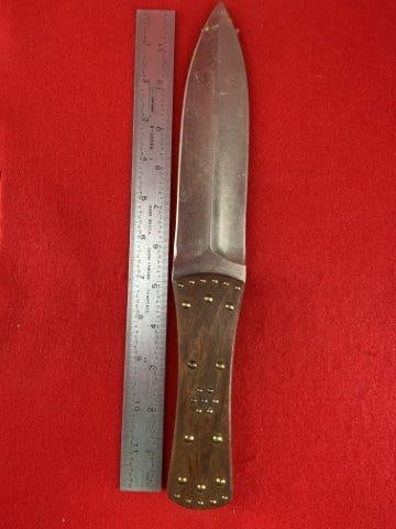 Modern Dagger           Indian Artifact Arrowhead (1 of 4)