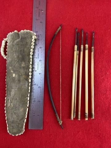 Childrens Bow & Arrow Set with Leather Quiver          Indian Artifact Arrowhead (1 of 9)