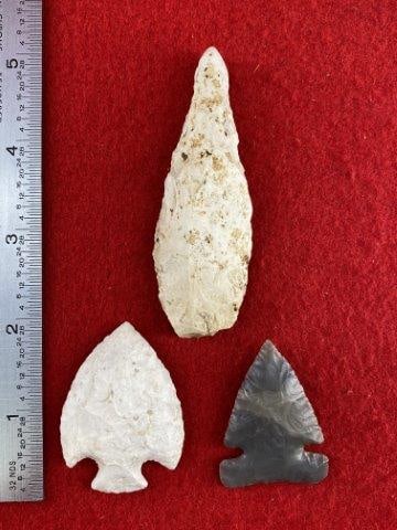 3 Arrow Points           Indian Artifact Arrowhead (1 of 4)