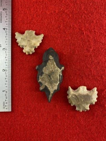 3 Effigy Points           Indian Artifact Arrowhead (1 of 4)