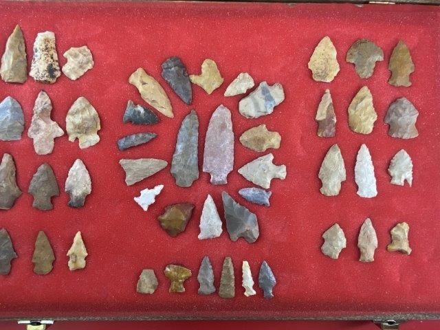 Group of Very Nice Arrow Points           Indian Artifact Arrowhead (1 of 1)
