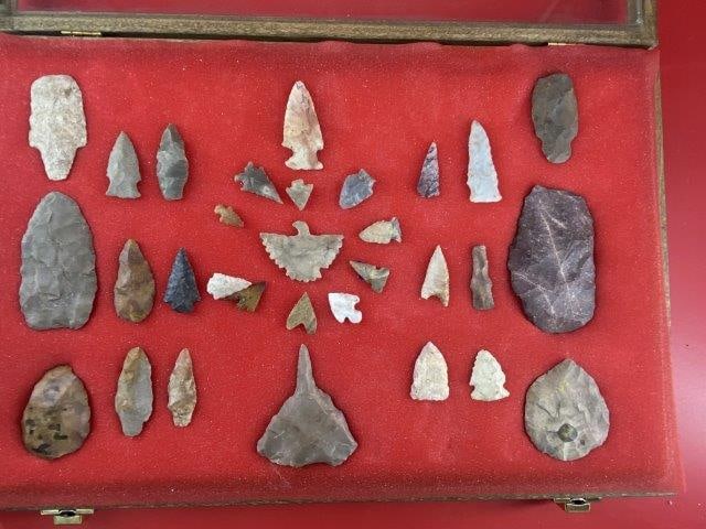 Group of Very Nice Arrow Points           Indian Artifact Arrowhead (1 of 1)