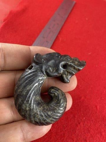 Chinese Jade Hongshan Figurine         Indian Artifact Arrowhead (1 of 2)