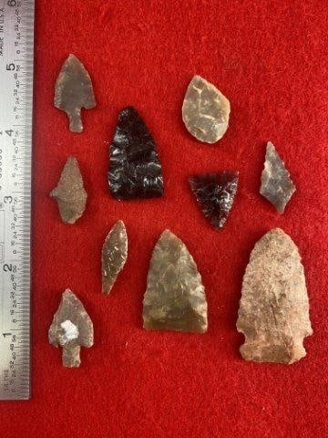 10 Arrow Points      Indian Artifact Arrowhead (1 of 1)