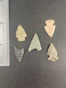 Very Nice Group of Arrow Points      Indian Artifact Arrowhead: Please see picture for measurement. These artifacts are from multiple collections from around the United States. KEY WORDS: NATIVE AMERICAN INDIAN ARTIFACT ARTIFACTS ARROWHEAD ARROWHEADS MISSISSIPPIAN