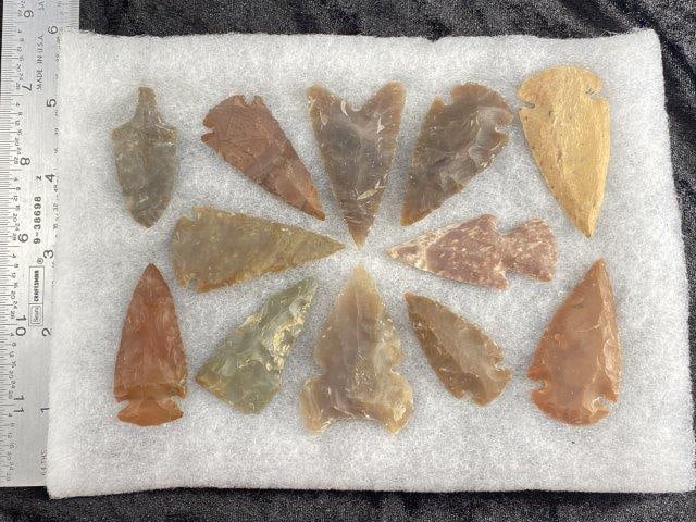 12 Neolithics      Indian Artifact Arrowhead (1 of 1)