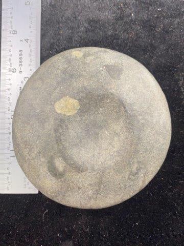 Discoidal Ex Hoots Collection 1970's Arkansas: Please see picture for measurement. Now taking in consignments for pre-1980 baseball cards , coins & arrowheads etc. Call anytime for details 501-590-6771. KEY WORDS: NATIVE AMERICAN INDIAN ARTIFACT A