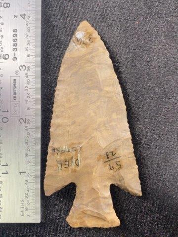 Buck Creek from Dyer County, Tennessee Ex Hoots Collection 1970's Arkansas: Please see picture for measurement. Now taking in consignments for pre-1980 baseball cards , coins & arrowheads etc. Call anytime for details 501-590-6771. KEY WORDS: NATIVE AMERICAN INDIAN ARTIFACT A