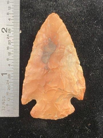 Snyders Arrowhead: Snyders Arrowhead Please see picture for measurement. Now taking in consignments for pre-1980 baseball cards , coins & arrowheads etc. Call anytime for details 501-590-6771. KEY WORDS: NATIVE AMERICAN