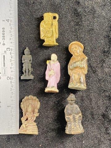 Minature Chinese Figuriens Porceline & Metal: Minature Chinese Figuriens Porceline & Metal Please see picture for measurement. Now taking in consignments for pre-1980 baseball cards , coins & arrowheads etc. Call anytime for details 501-590-6771.