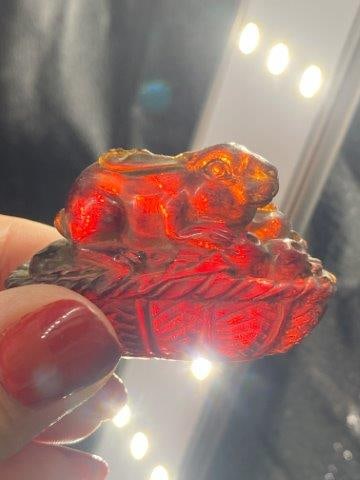 Chinese Amber Figure: Chinese Amber Figure Please see picture for measurement. Now taking in consignments for pre-1980 baseball cards , coins & arrowheads etc. Call anytime for details 501-590-6771. KEY WORDS: NATIVE AMERI