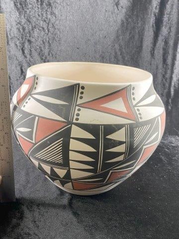 Large Signed Acoma Pottery from New Mexico Indian Artifact Arrowhead (1 of 5)