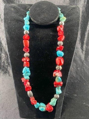 South West Necklace: Indian Artifact Arrowhead. Lifetime Collection of Robert Falk from Eureka Springs, Arkansas. Now taking in consignments for pre-1980 baseball cards, coins & arrowheads etc. Call anytime for details 50