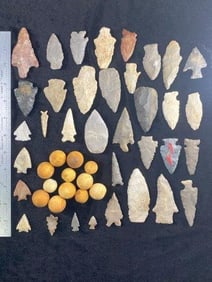 Group of Arrowheads & Game Balls Indian Artifact Arrowhead