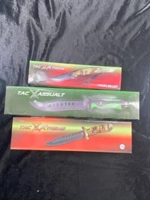 3 Hunting Knives new in the box