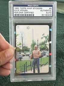 1985 Topps Hulk Hogan Hand Signed Authentic Autograph Baseball Card