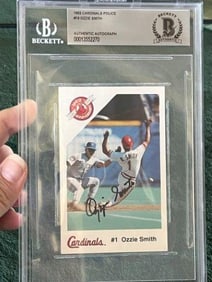 Ozzie Smith Hand Signed Authentic Autograph