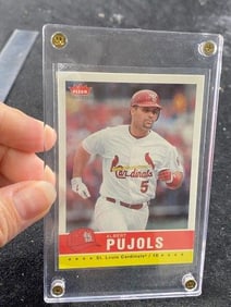 2006 Fleer Tradition Albert Pujols Baseball Card