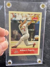 2005 Fleer Tradition Albert Pujols Baseball Card