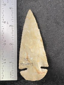 Dovetail from Scott County, Illinois Indian Artifact Arrowhead