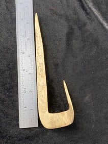 Engraved Bone Hook Indian Artifact Arrowhead