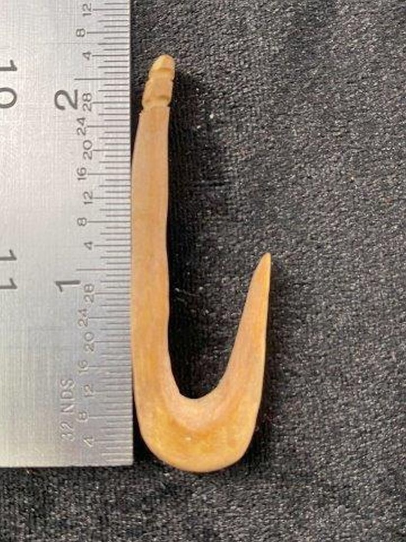 Bone Hook Indian Artifact Arrowhead: KEY WORDS: INDIAN ARTIFACT ARTIFACTS ARROWHEAD ARROWHEADS NATIVE AMERICAN MISSISSIPPIAN QUAPAW CADDO POTTERY COINS MORGAN DOLLAR PEACE DOLLAR SILVER COINS Arkansas. Now taking in consignments for pre-