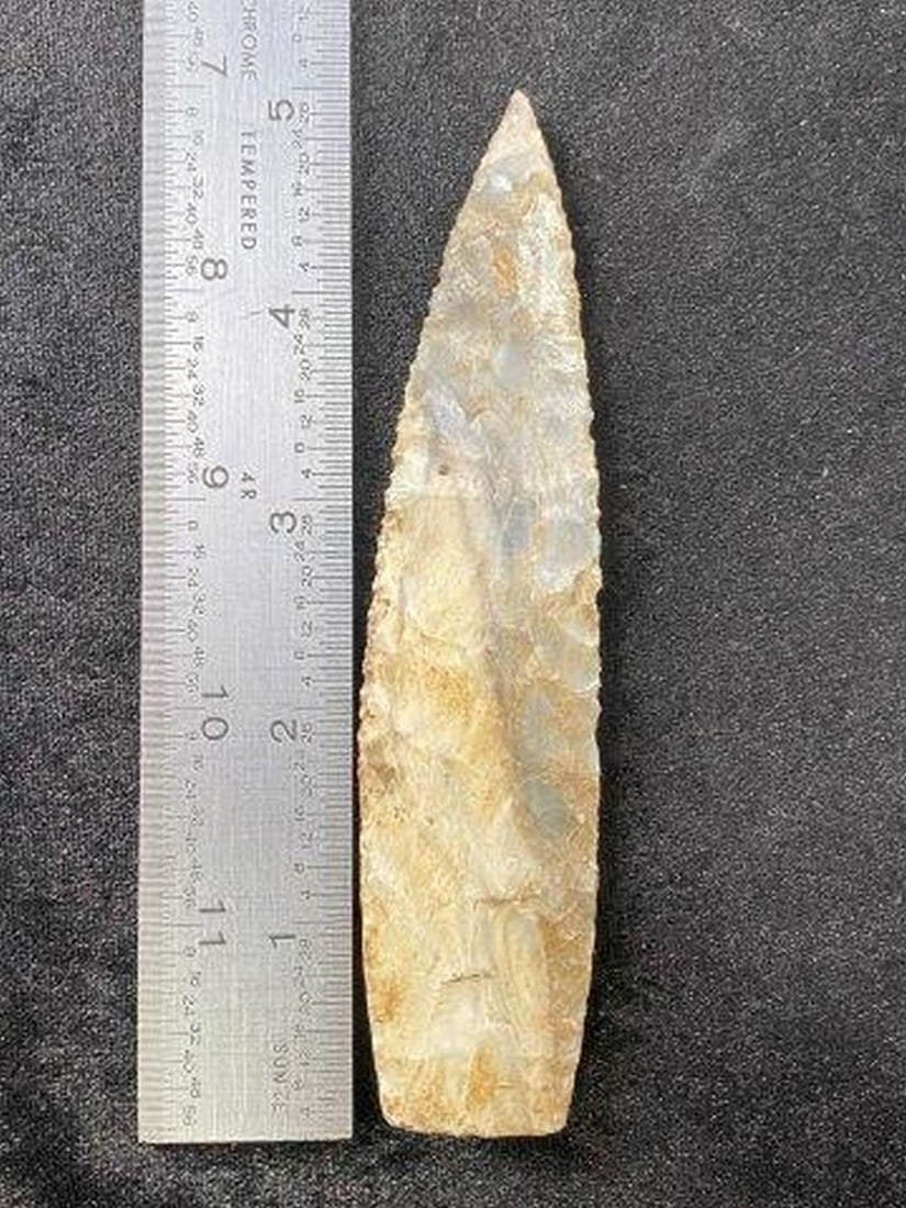 Agate Basin Indian Artifact Arrowhead: KEY WORDS: INDIAN ARTIFACT ARTIFACTS ARROWHEAD ARROWHEADS NATIVE AMERICAN MISSISSIPPIAN QUAPAW CADDO POTTERY COINS MORGAN DOLLAR PEACE DOLLAR SILVER COINS Arkansas. Now taking in consignments for pre-