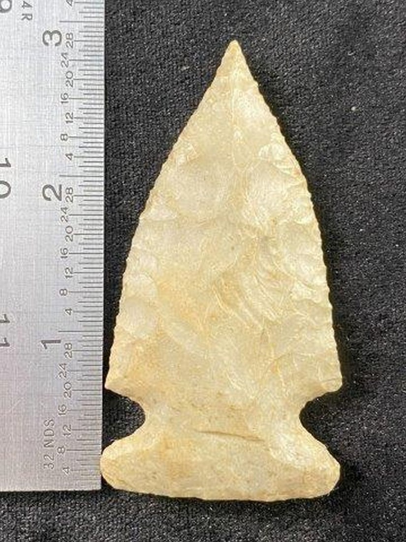 Side Notch Indian Artifact Arrowhead: KEY WORDS: INDIAN ARTIFACT ARTIFACTS ARROWHEAD ARROWHEADS NATIVE AMERICAN MISSISSIPPIAN QUAPAW CADDO POTTERY COINS MORGAN DOLLAR PEACE DOLLAR SILVER COINS Arkansas. Now taking in consignments for pre-
