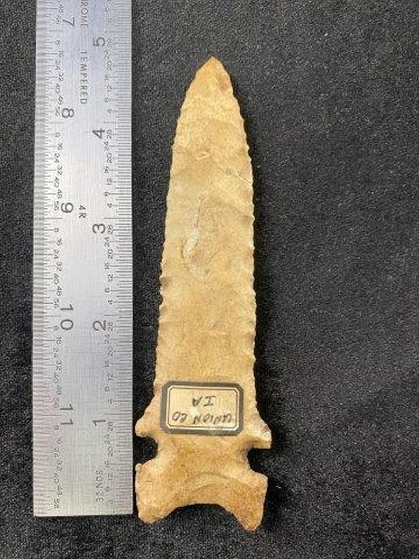 Apple Creek Indian Artifact Arrowhead: KEY WORDS: INDIAN ARTIFACT ARTIFACTS ARROWHEAD ARROWHEADS NATIVE AMERICAN MISSISSIPPIAN QUAPAW CADDO POTTERY COINS MORGAN DOLLAR PEACE DOLLAR SILVER COINS Arkansas. Now taking in consignments for pre-