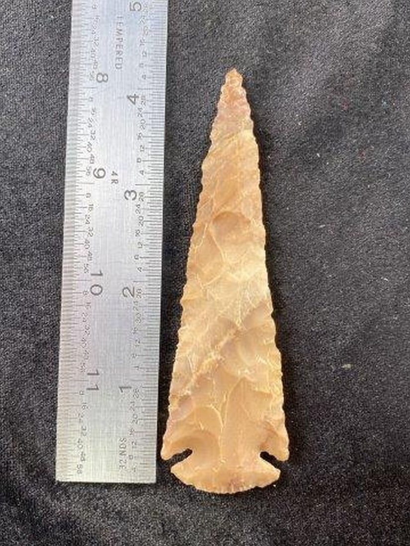 Dovetail Indian Artifact Arrowhead: KEY WORDS: INDIAN ARTIFACT ARTIFACTS ARROWHEAD ARROWHEADS NATIVE AMERICAN MISSISSIPPIAN QUAPAW CADDO POTTERY COINS MORGAN DOLLAR PEACE DOLLAR SILVER COINS Arkansas. Now taking in consignments for pre-