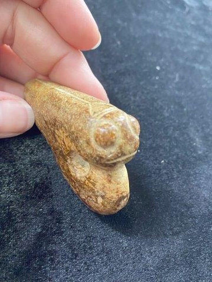 Chinese Jade Hongshan Figurine: KEY WORDS: INDIAN ARTIFACT ARTIFACTS ARROWHEAD ARROWHEADS NATIVE AMERICAN MISSISSIPPIAN QUAPAW CADDO POTTERY COINS MORGAN DOLLAR PEACE DOLLAR SILVER COINS Arkansas. Now taking in consignments for pre-