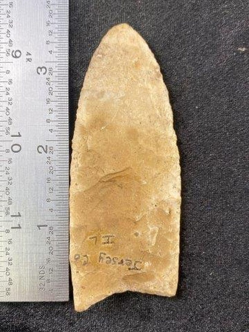 Clovis Indian Artifact Arrowhead: KEY WORDS: INDIAN ARTIFACT ARTIFACTS ARROWHEAD ARROWHEADS NATIVE AMERICAN MISSISSIPPIAN QUAPAW CADDO POTTERY COINS MORGAN DOLLAR PEACE DOLLAR SILVER COINS Arkansas. Now taking in consignments for pre-