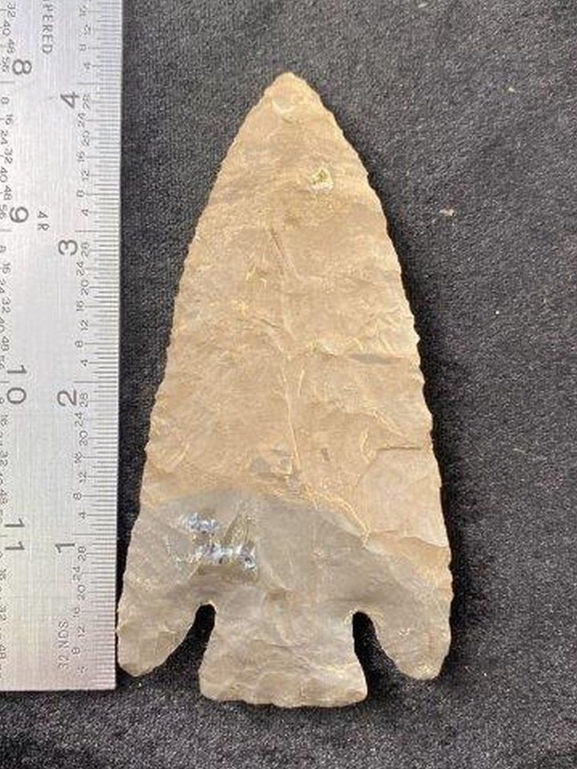 Lost Lake Indian Artifact Arrowhead: KEY WORDS: INDIAN ARTIFACT ARTIFACTS ARROWHEAD ARROWHEADS NATIVE AMERICAN MISSISSIPPIAN QUAPAW CADDO POTTERY COINS MORGAN DOLLAR PEACE DOLLAR SILVER COINS Arkansas. Now taking in consignments for pre-