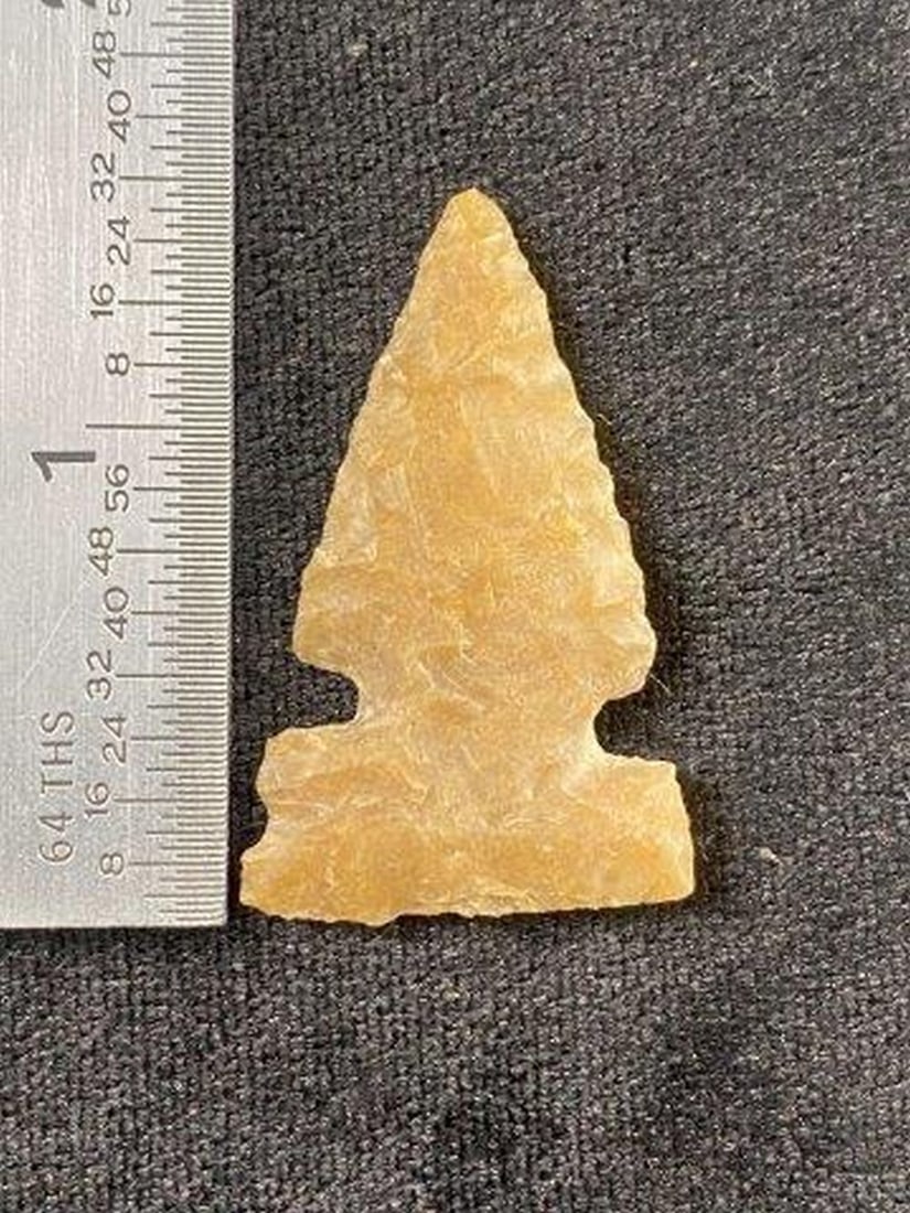 Cahokia Indian Artifact Arrowhead: KEY WORDS: INDIAN ARTIFACT ARTIFACTS ARROWHEAD ARROWHEADS NATIVE AMERICAN MISSISSIPPIAN QUAPAW CADDO POTTERY COINS MORGAN DOLLAR PEACE DOLLAR SILVER COINS Arkansas. Now taking in consignments for pre-