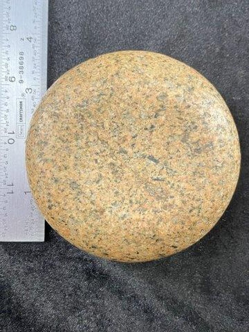 Discoidal Indian Artifact Arrowhead: KEY WORDS: INDIAN ARTIFACT ARTIFACTS ARROWHEAD ARROWHEADS NATIVE AMERICAN MISSISSIPPIAN QUAPAW CADDO POTTERY COINS MORGAN DOLLAR PEACE DOLLAR SILVER COINS Arkansas. Now taking in consignments for pre-