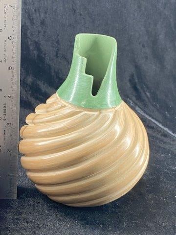 South West Pottery Indian Artifact Arrowhead (1 of 2)