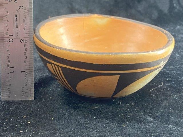 South West Pottery Indian Artifact Arrowhead: KEY WORDS: INDIAN ARTIFACT ARTIFACTS ARROWHEAD ARROWHEADS NATIVE AMERICAN MISSISSIPPIAN QUAPAW CADDO POTTERY COINS MORGAN DOLLAR PEACE DOLLAR SILVER COINS Arkansas. Now taking in consignments for pre-
